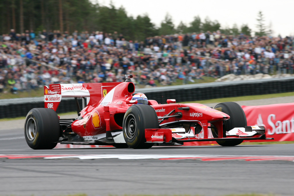 Det helt store publikums trækplaster, Ferrari forsøgte at slå Red Bull Racings banerekord i deres Formel 1 racer.
(Foto: Motorsporten.dk)